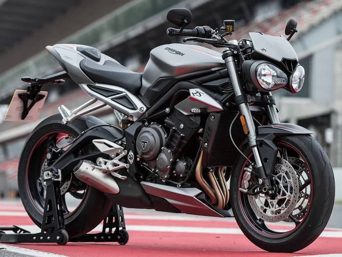Besse Triumph Street Triple RS rental Teneriffa