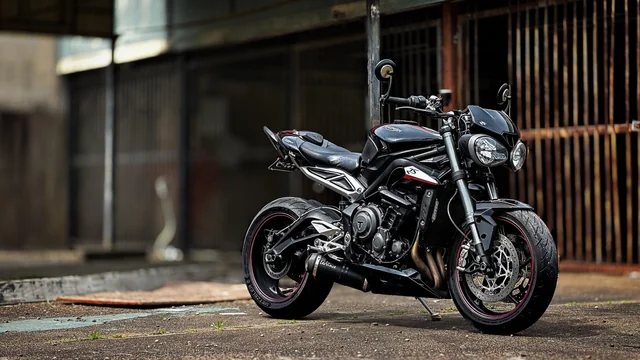 Besse Triumph Street Triple RS rental Teneriffa