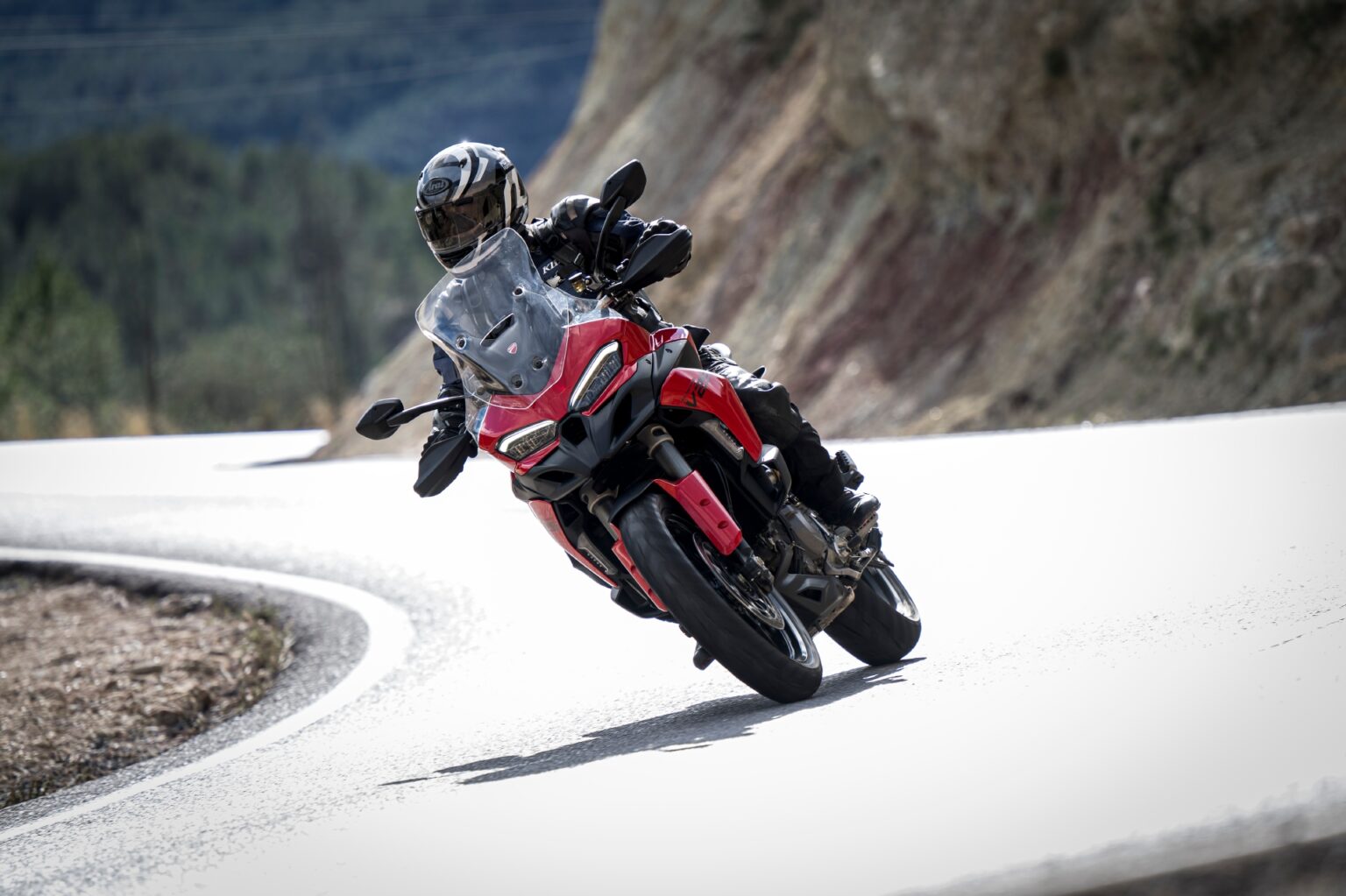 Alquilar Moto Ducati Tenerife