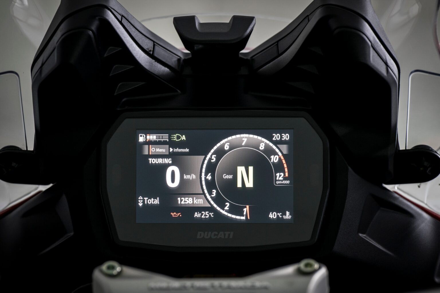 Alquilar Moto Ducati Tenerife
